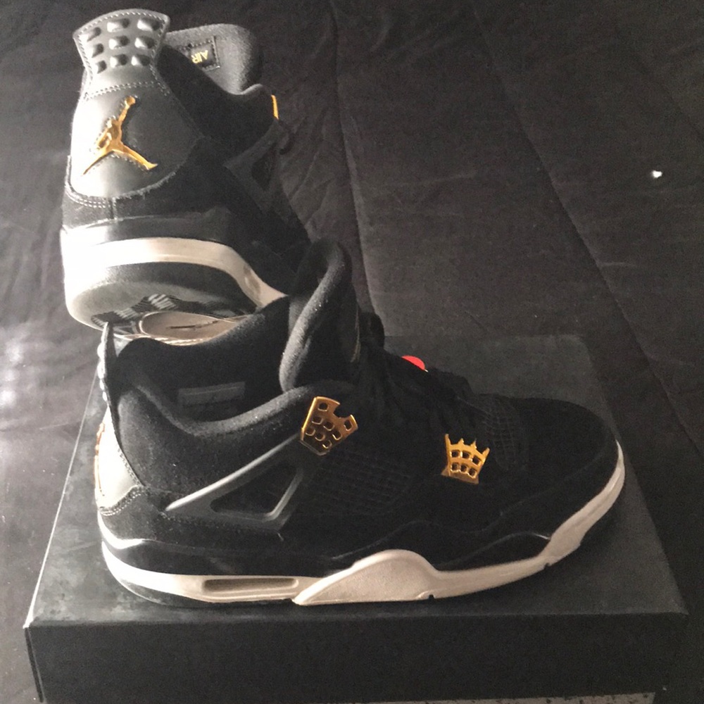 Air Jordan Retro 4 royalties